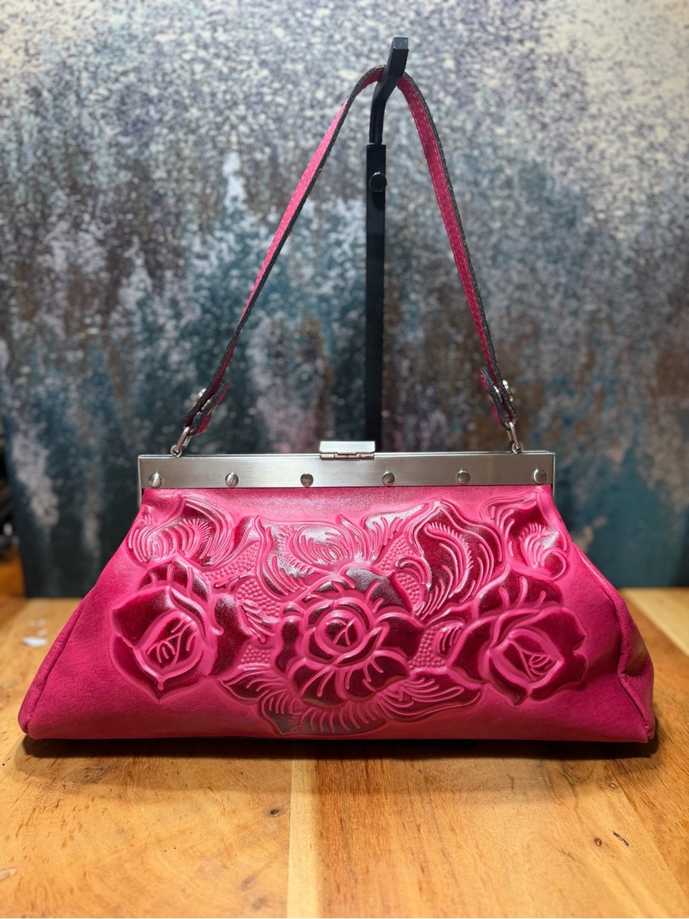 Patricia Nash Barbiecore 2010s Ferrara Pink Rose Tooled Leather Frame Satchel - Picture 3 of 16